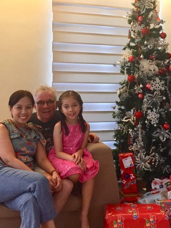 Christmas 2017 Alba, Cher and David in front of Christmas tree