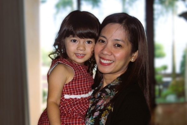 Alba still with curls