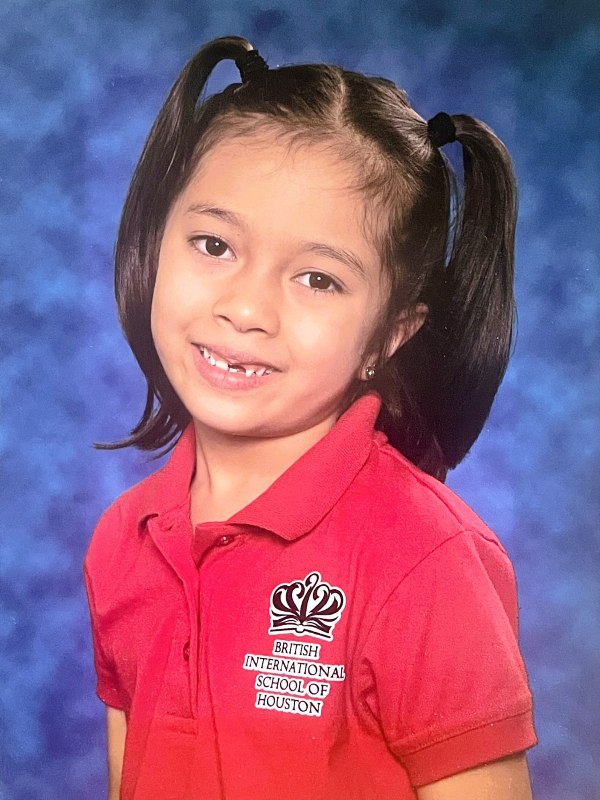 Alba's 1st grade class photo