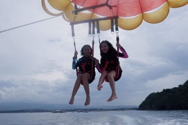 Reeze and Alba parasailing in Boracay
